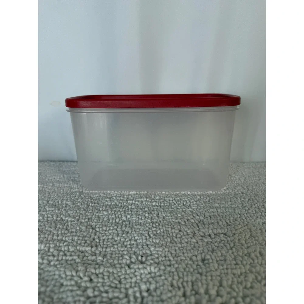 Rubbermaid Food‎ Storage Container Red Lid Rectangle 2.5L Made in USA